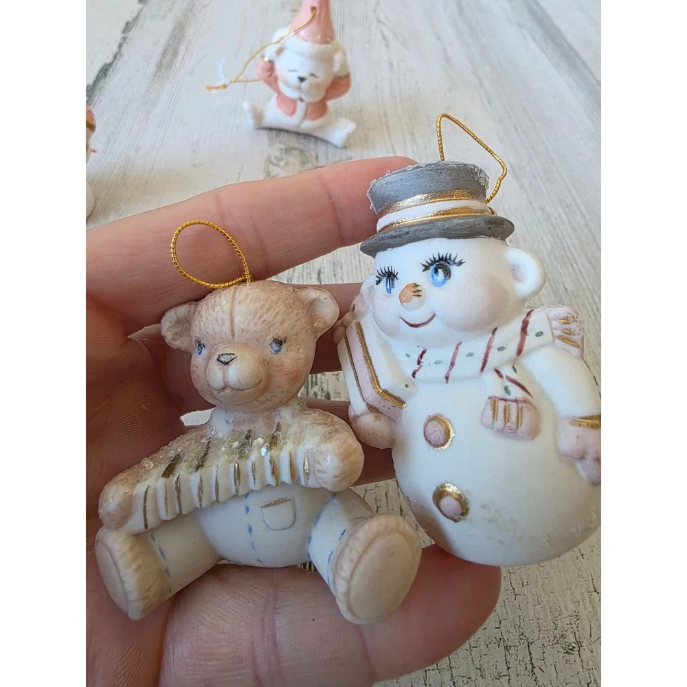 unbranded smaller ornaments